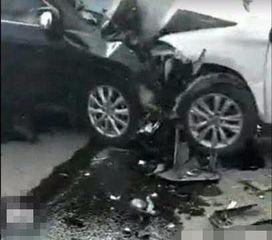 国产车和日本本田相撞视频,国产车与日本本田相撞现场惊心动魄！